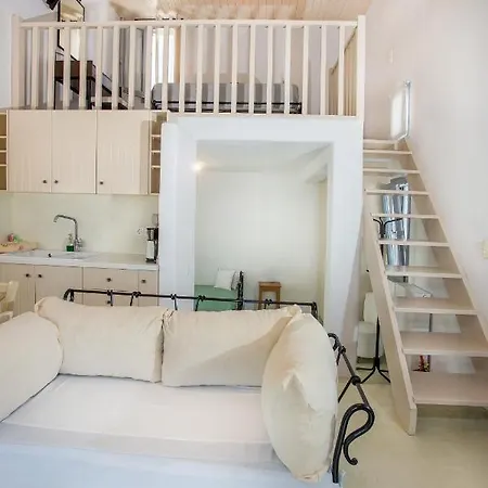 Ianthi Boutique Skyros